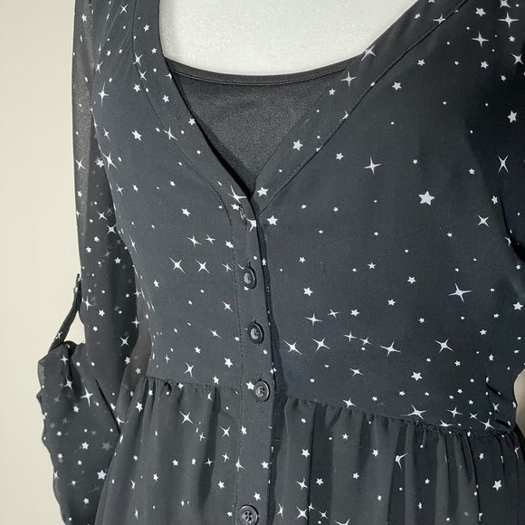 TORRID Wednesday Addams Star Print Georgette Shirt Dress EUC - Picture 9 of 16